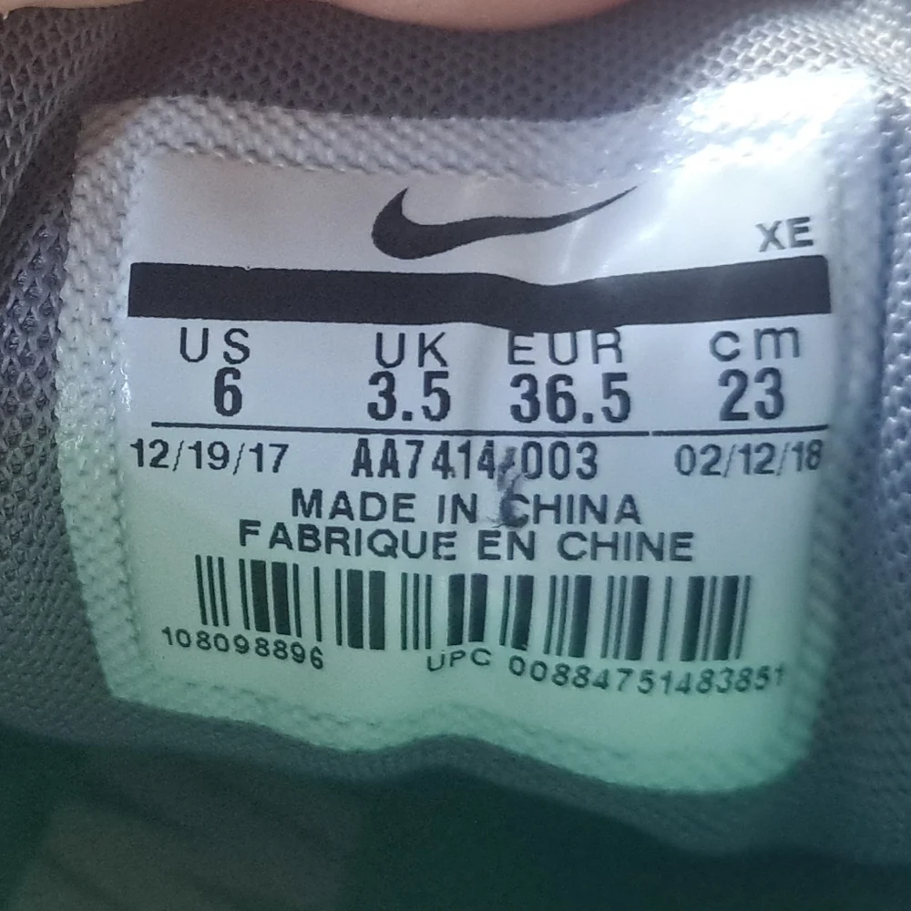Nike Zoom Winflo 5 Running Shoes Women's Size 6 Gray Green Sneakers AA7414-003